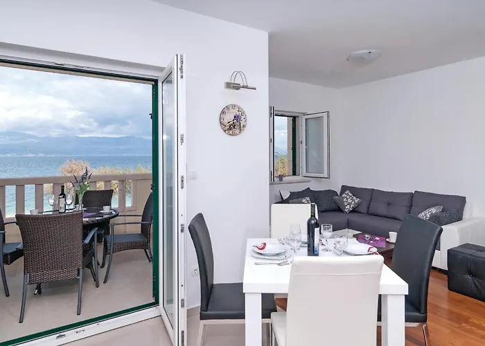 With Sea View Vi Daire *