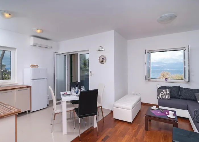 With Sea View Vi