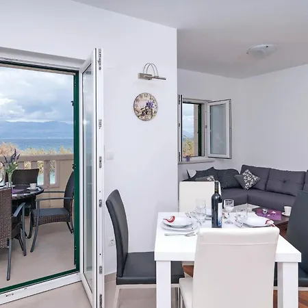 With Sea View Vi Appartement *