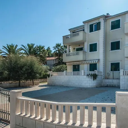 Appartement With Sea View Vi *