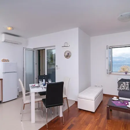 With Sea View Vi